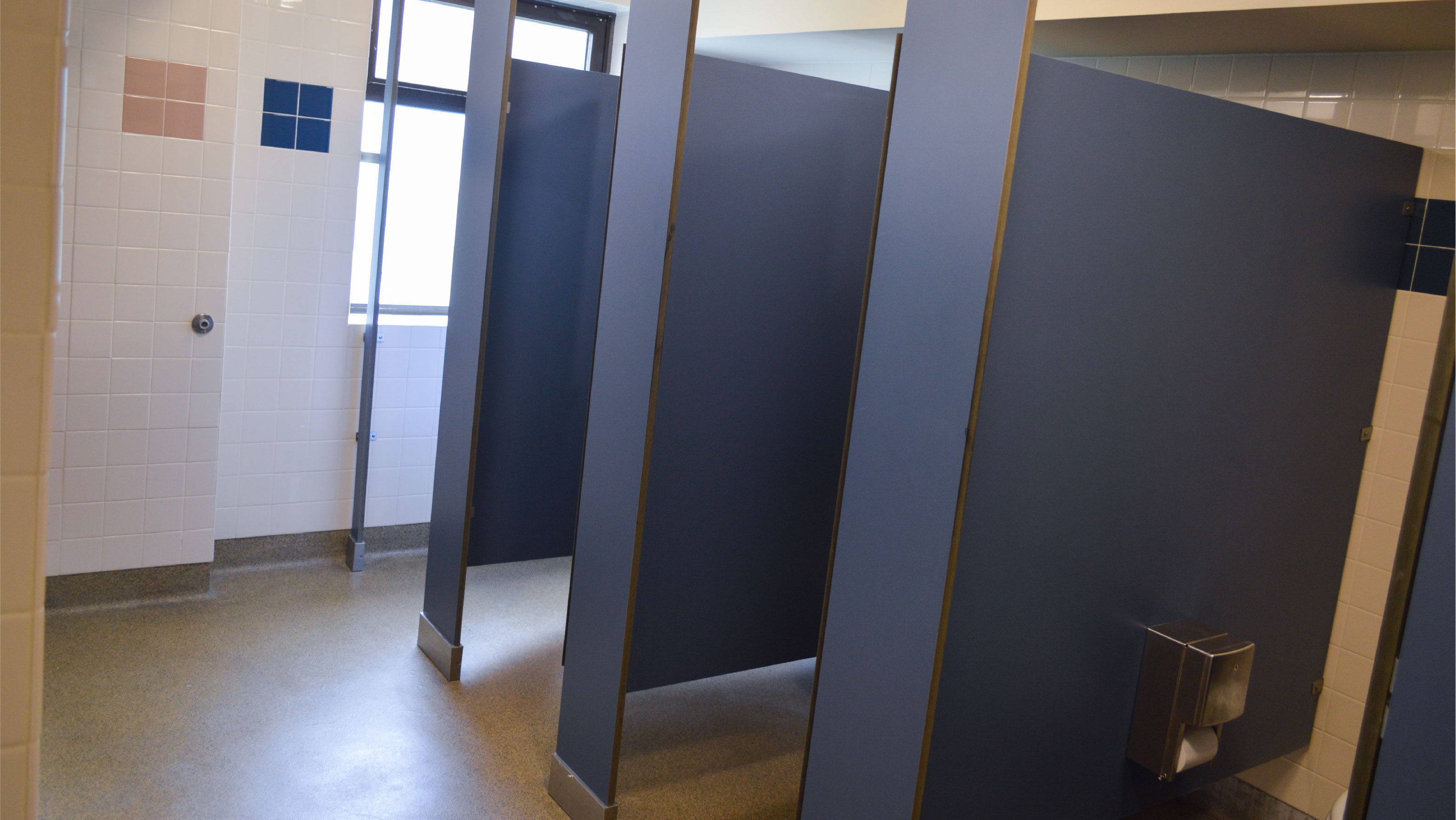 Community-style Bathroom - Toilet Stalls
