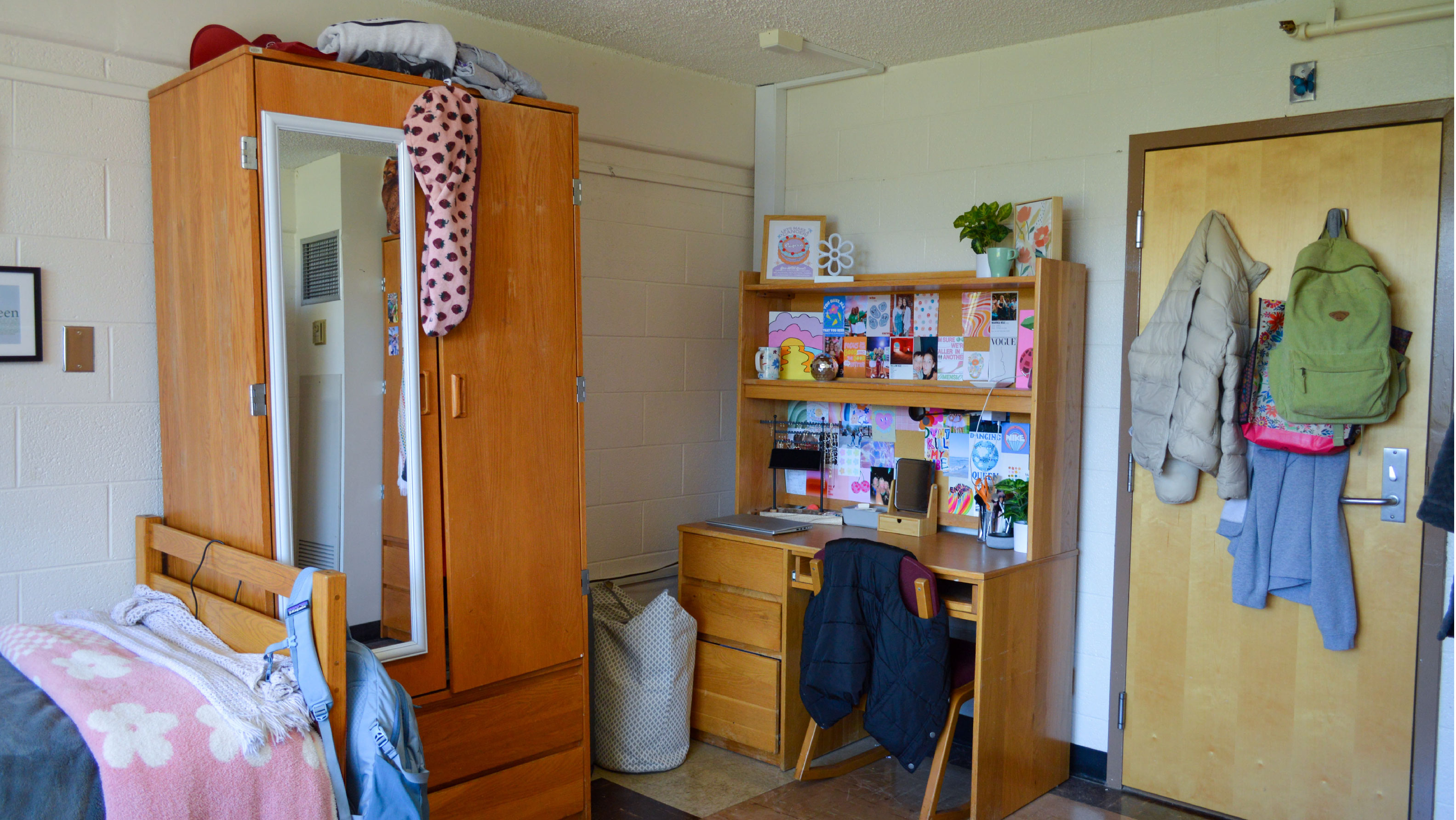 wardrobe desk and chair