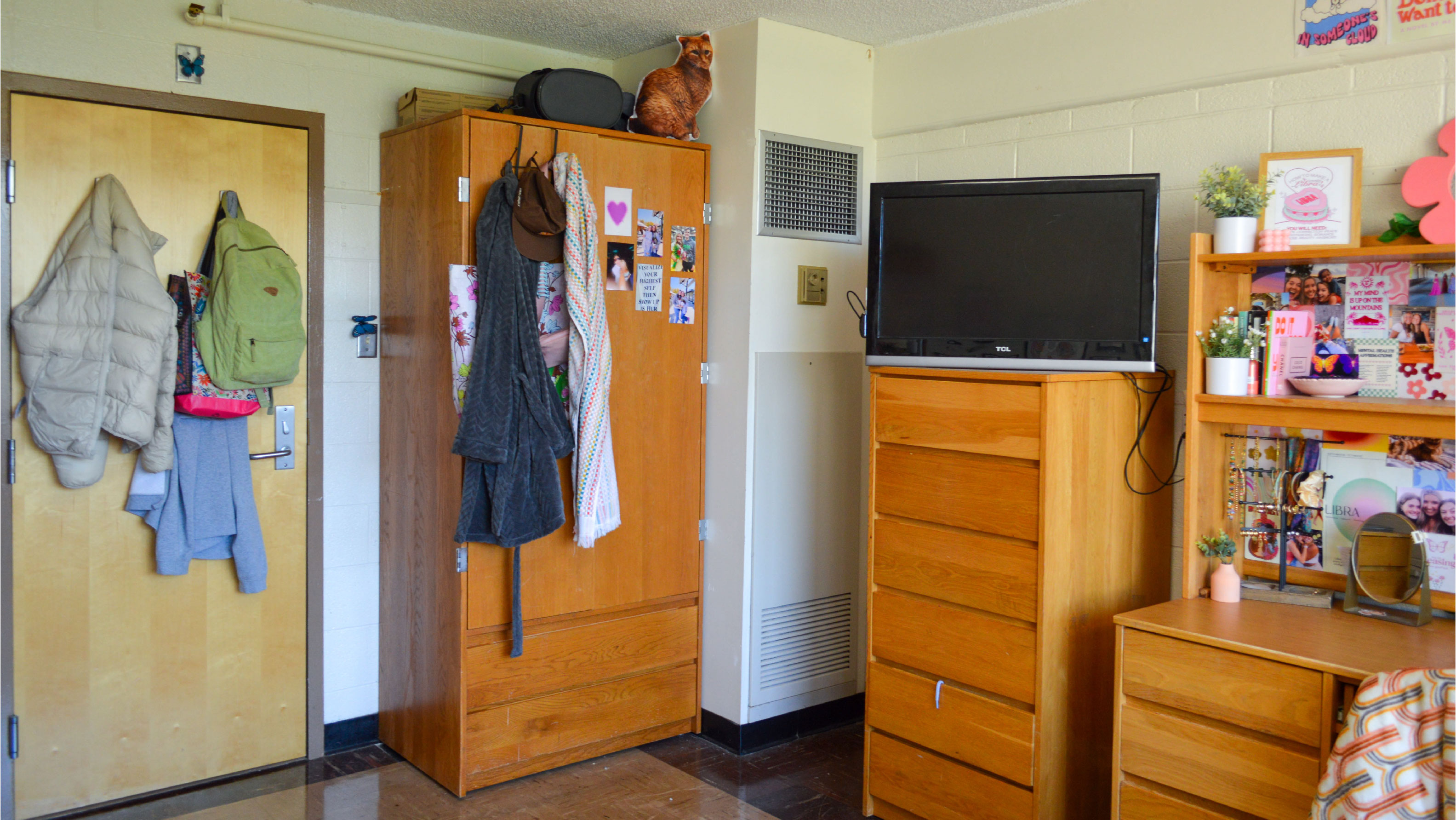 wardrobe and chest of drawers